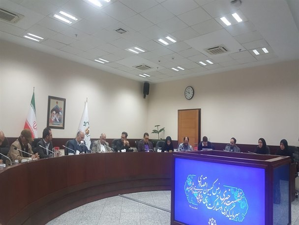 ۸۰۰ میلیارد تومان در سال سوغات چینی از مشهد خریداری می‌شود