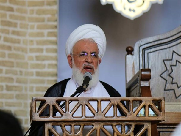 مسئولان به بهانه خشکسالی باغ‌ها و فضاهای سبز را به حال خود رها نکنند