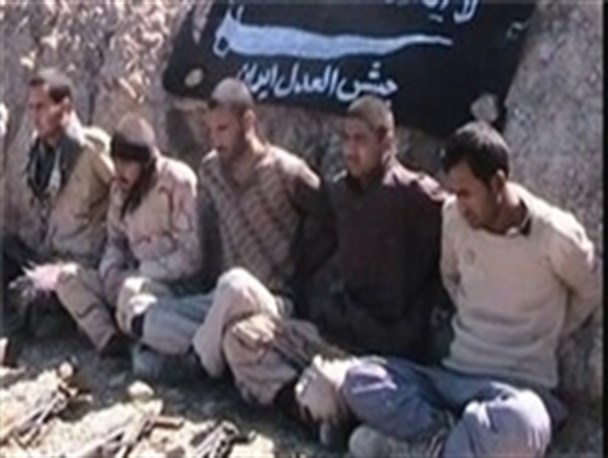 سربازان وطن بدون "دانایی فر" به خانه بازگشتند/ پیکر شهید دانایی فر تحویل داده شد