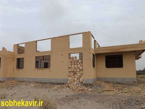تصاویر/ساختمان کشتارگاه ریگان همچنان نیمه کاره رها شده است