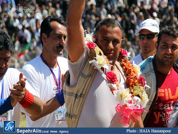 خداحافظی یک پهلوان از گود پهلوانی