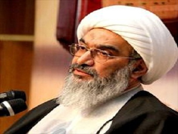 ساده اندیشی سیاسی است بگوییم با برجام فضا را برای ماباز می کنند