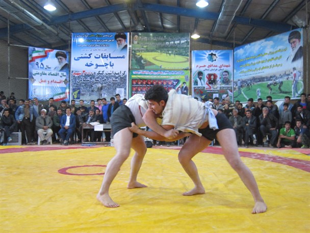 گزارش تصویری مسابقات کشتی با چوخه در روستای دارالشهدا