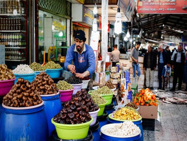 رونق اقتصاد محلی در بازار روز محمودآباد