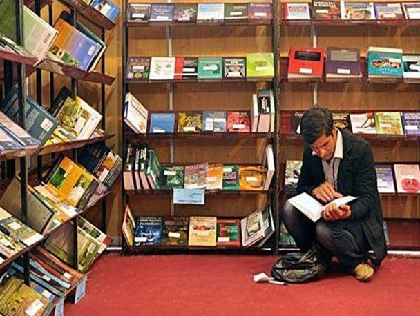 بندرلنگه فاقد هرگونه مکان فرهنگی جهت بر پایی نمایشگاه کتاب در فصل تابستان است