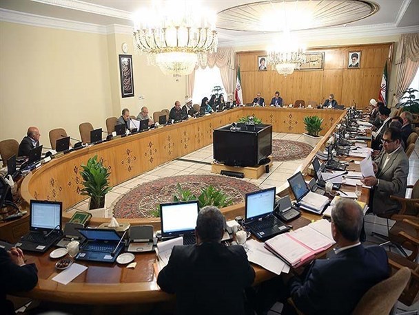 شتاب ماشین دولت اعتدال؛ صفر کیلومتر در 45 روز!/ سیل زدگان فارس چشم به راه تدبیر