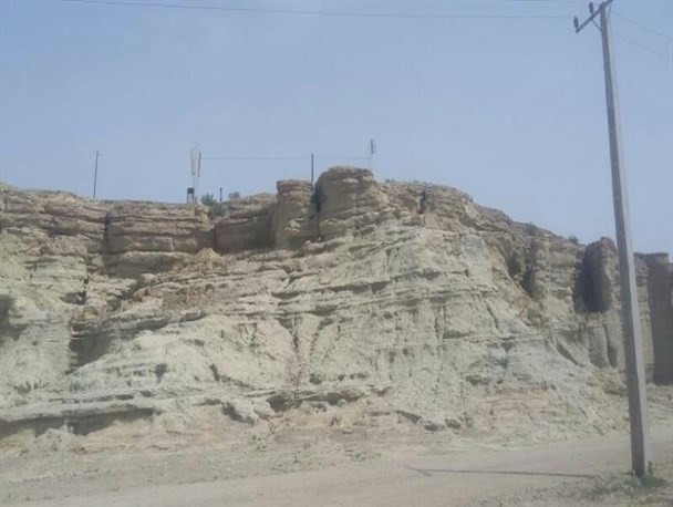 بندگرمان روستایی فاقد آنتن دهی تلفن/ رئیس شورای روستا: مخابرات اعتباری برای نصب دکل ندارد