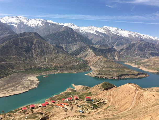 شهرک آباد زراس تنها در نمای یک نقاشی خیال پردازانه