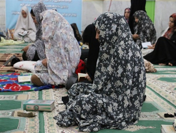 حضور ۴۰ درصدی بانوان در مراسم اعتکاف/ تلاش آستان قدس برای حضور حداکثری معتکفان