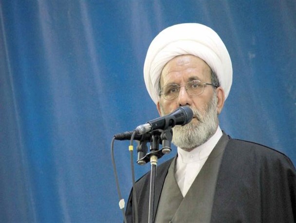 جوان حزب‌اللهی انقلابی راهکار حل مشکلات است؛ بیخود دنبال لبخند آمریکا نباشیم