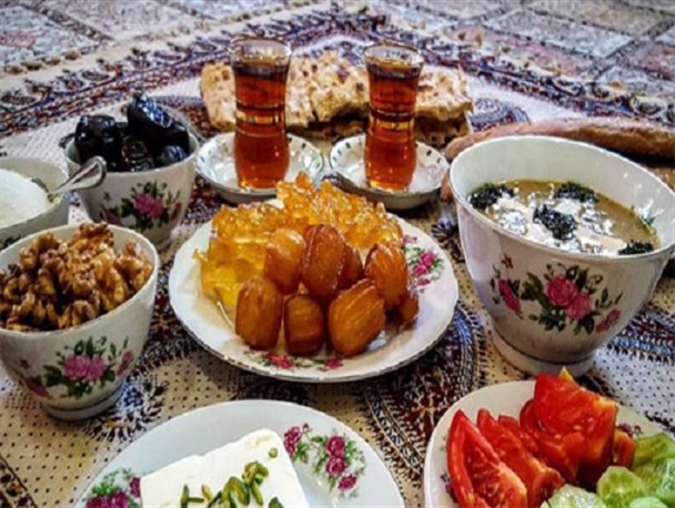 تغذیه صحیح در افطار و سحر، سلامتی را تضمین می‌کند/ جلوگیری از تشنگی، با مصرف شربت خاکشیر در وعده سحری