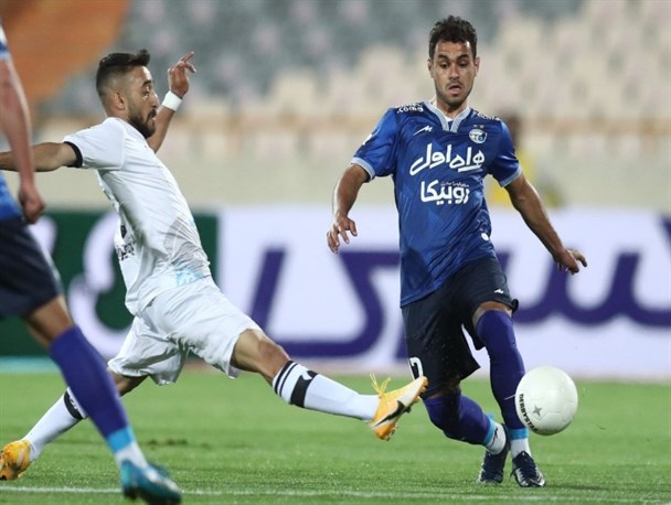 لیگ برتر فوتبال| فرار استقلال از شکست در شب درخشان حسینی/ آبی‌ها ۱۰ نفره هم نمی‌بازند!