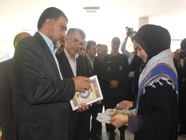 «زنگ سپاس» در دبیرستان ریحانه النبی(س) یزد نواخته شد + تصاویر