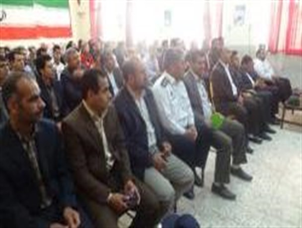 از معلمان نمونه شهرستان سیروان تجلیل شد