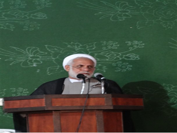 ارتقاء اخلاق ومعنویت در جامعه از وظایف معلمان است