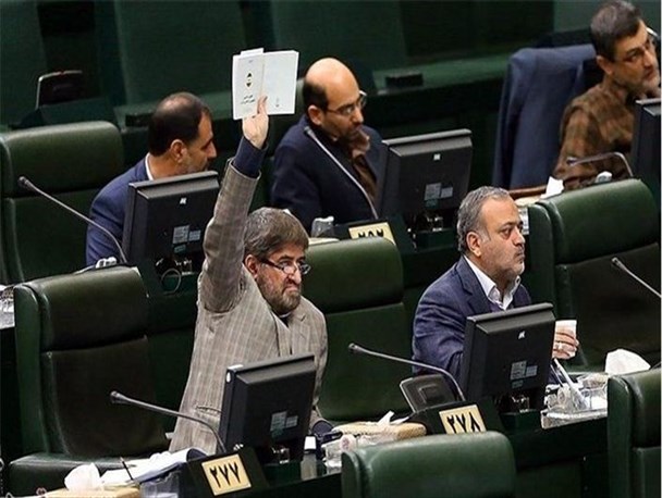 دهان علی مطهری در قزوین قفل شد/ خبرنگاران بدون پاسخ ماندند