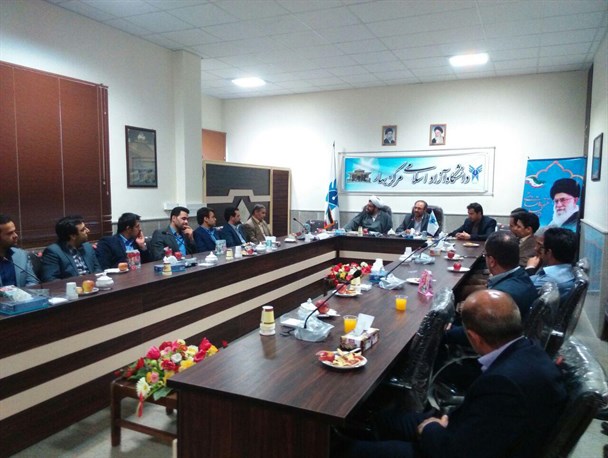 برگزاری مراسم جشن روز معلم در دانشگاه آزاد بهار بدون حضور رئیس مستعفی