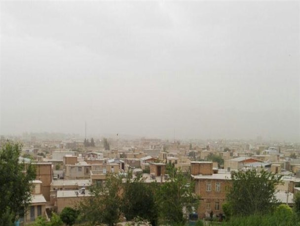 بار دیگر گیلانغرب در محاصره ریزگردها قرار گرفت+ تصاویر