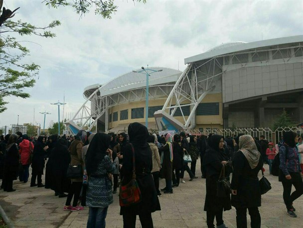 در فرهنگ ایرانی، حضور بانوان در هر جمعی، حرمت و کرامت را با خود به ارمغان می آورد