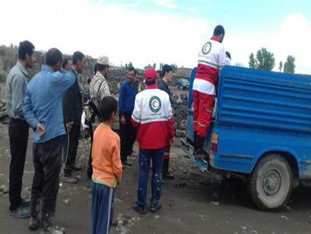 امدادرسانی به سیل زدگان در ماکو/ تصاویر