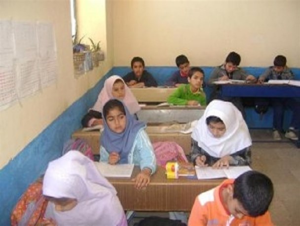 تحصیل دانش‌آموزان خندابی در ۹۷ مدرسه مختلط