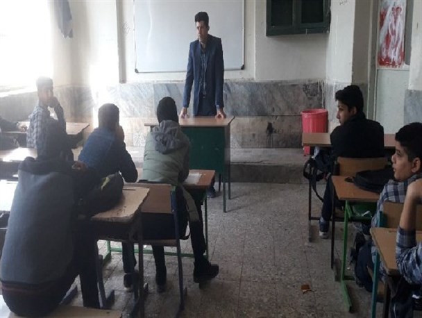 جدیت و پشتکار رمز موفقیتم بود/ بیش از دو دهه خدمت در مناطق محروم و عشایری