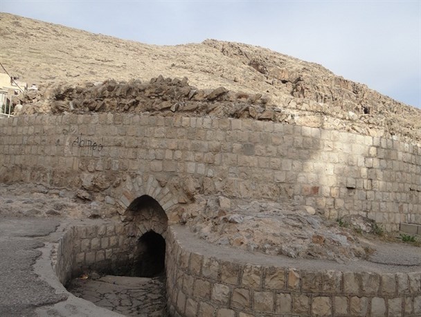 زباله، میراث گرداب سنگی را خراش می دهد