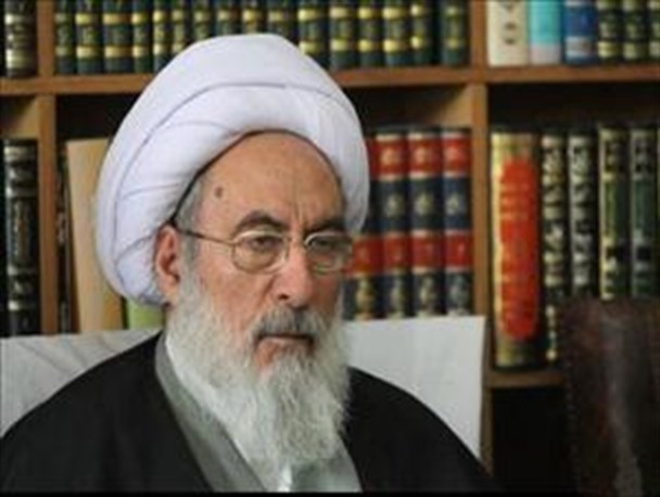 سرانه فضای سبز در آذربایجان کم است/ به آقای کلانتری گفتم سنگ بزرگ نشانه نزدن است!