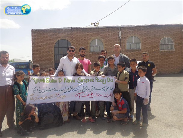 جمع آوری زباله در روستا توسط دوستداران محیط زیست در سیلوانا /تصاویر