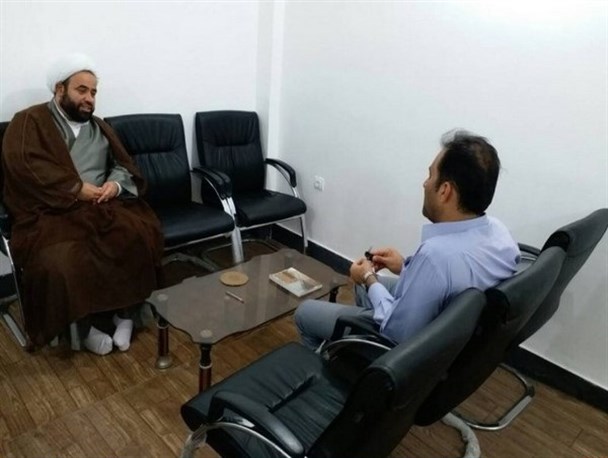 با تمام قوا از حق مردم دفاع می کنم اگر چه می دانم به مزاج بعضی افراد خوش نمی آید