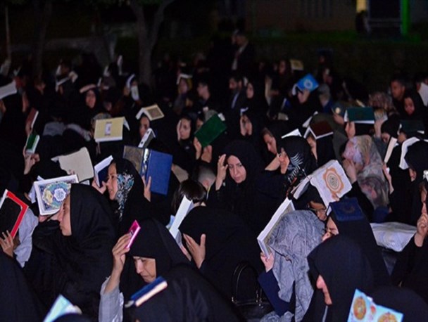لحظه‌هایی از عاشقی بندگان در شب قدر با معبودشان