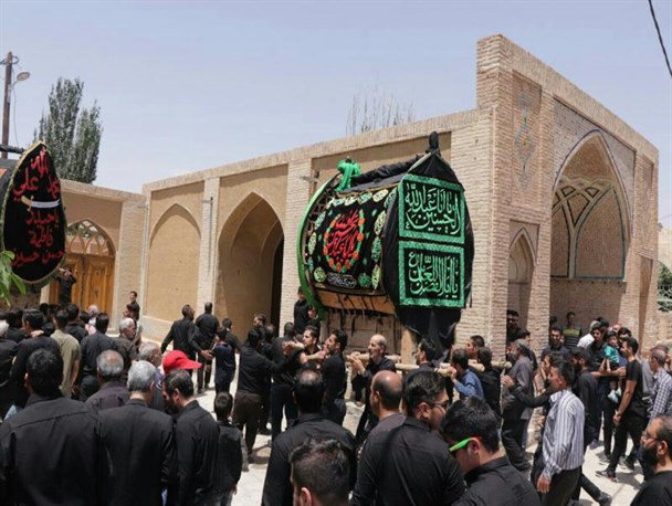 برگزاری مراسم نخل‌برداری سالروز شهادت امام علی (ع) در نراق+تصاویر
