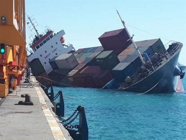 ۴ نجات یافته سانحه شناور «بهبهان» در بندر ام القصر هستند/ شرایط جست وجوی هلیکوپتری مفقودان