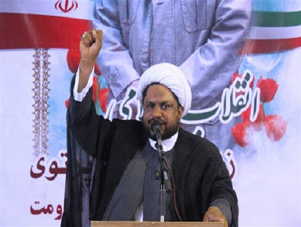 مسئولی که به مردم خدمت نکند جایش در جزیره هرمز نیست