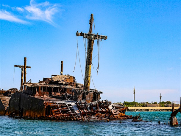 نجات جان ۷ سرنشین شناور مغروقه خارج از آب‌های حاکمیتی