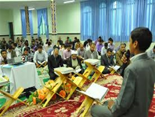 مدیر کل کمیته امداد در محفل انس با قرآن کارکنان کمیته امداد نیمروز حضور یافت