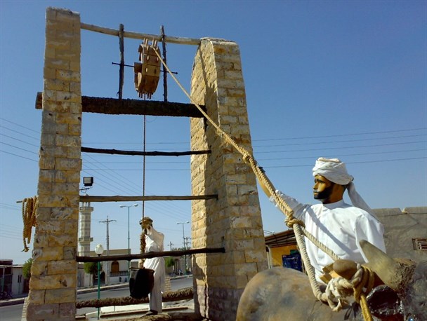 "چاه و گوچی" قدیمی ترین روش آبیاری در بستک+ تصویر