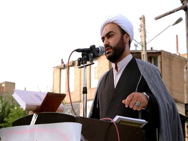 پرداخت زکات فقر را در شهرستان ریشه کن می کند