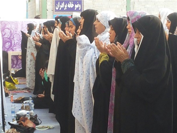 عید فطر زمینه ساز وحدت مسلمانان جهان است/توجه به اسلام و نظام اسلامی اصول سنجش افکار و احزاب سیاسی است