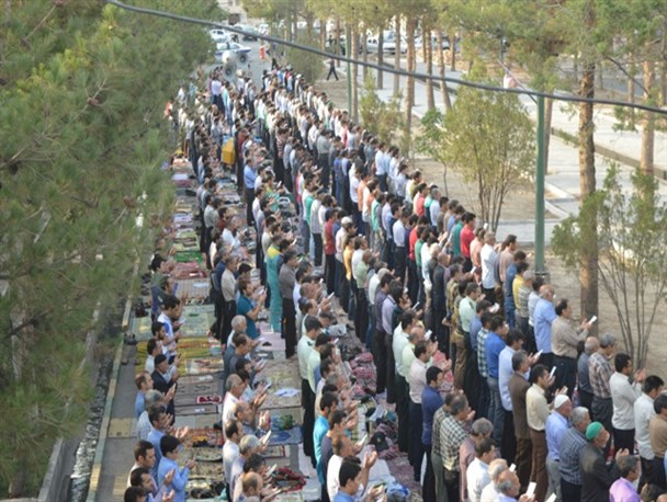 نماز عید سعید فطر در شهرستان رباط کریم برپا شد/ تجمع بزرگ عفاف و حجاب در بلوار مصلی