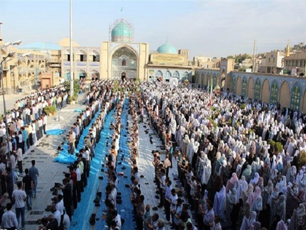 تصاویر/ حضور باشکوه مردم پیشوا در نماز عید سعید فطر