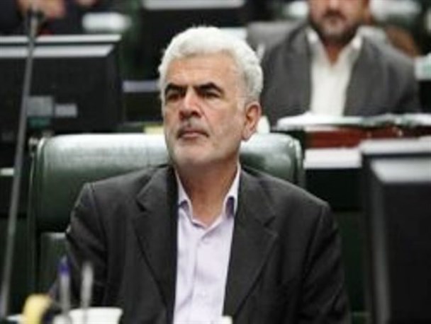 پاداش های نجومی مسئولان در جامعه شکاف طبقاتی ایجاد می کند