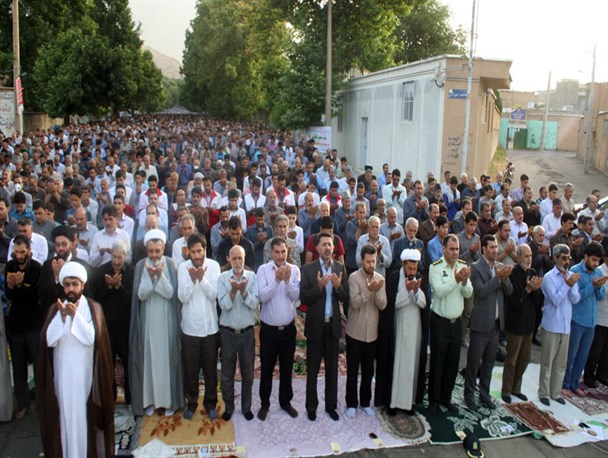 نماز عید سعید فطر در شهرستان هرسین به امامت حجت الاسلام باقری اقامه شد