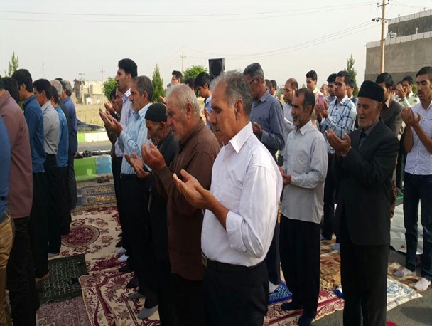 نماز عید سعید فطر با حضور روزه داران دینوری اقامه شد
