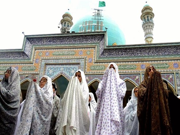 اقامه نماز عید سعید فطر در آستان مقدس امامزاده طاهر(ع) +تصاویر