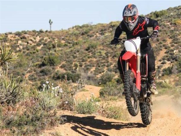 موتورسواران به دلیل نبود پیست در زنجان وارد آفرود می‌شوند/ توقیف موتورهای سنگین در صورت خروج از مسیرهای مشخص‌شده