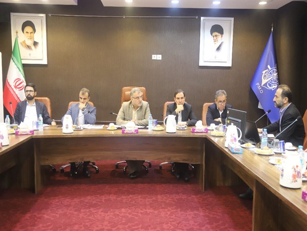 سهم ۵۲ درصدی بزرگترین بندر تجاری کشور در تخلیه و بارگیری کالاهای غیرنفتی/ روند ترخیص نهاده‌های دامی در بندر شهید رجایی رضایت‌بخش است