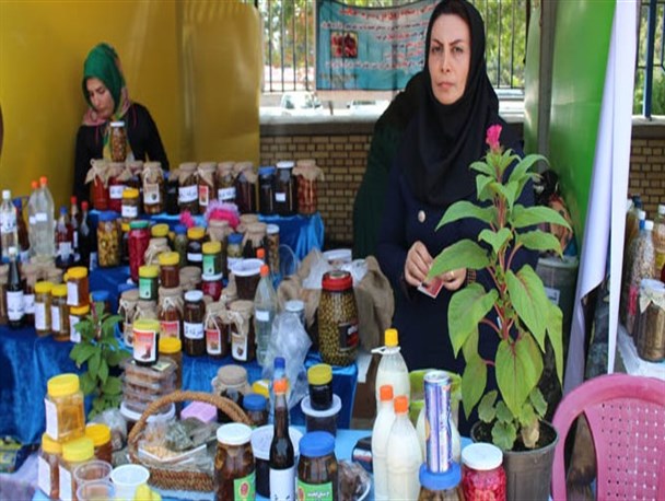 نقش زنان گلوگاه در پویایی اقتصاد خانواده روستایی