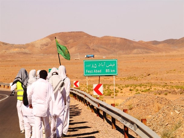 130 زائر بجستانی با پای پیاده عازم مشهد مقدس شدند