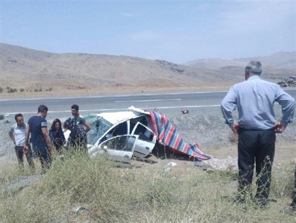 واژگونی دلخراش پژو ۲۰۶، چهار مصدوم برجای گذاشت+ تصاویر